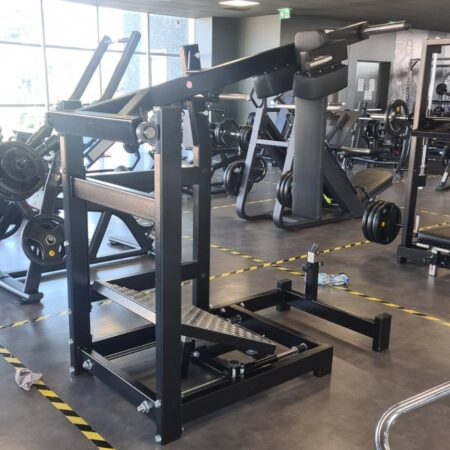Pendulum-Squat-Machine-with-adjustable-foot-platform