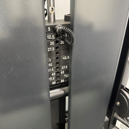 Life-Fitness-Insignia-Lateral-Raise