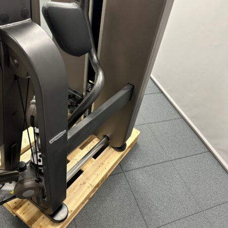 Technogym-Artis-Pectoral-1