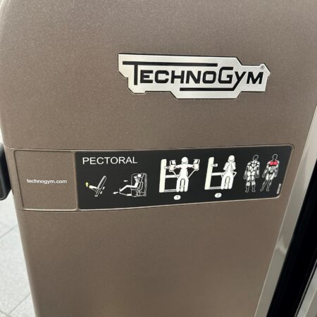 Technogym-Artis-Pectoral-1