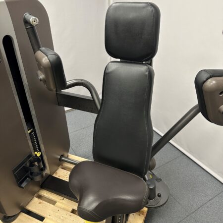 Technogym-Artis-Pectoral-1