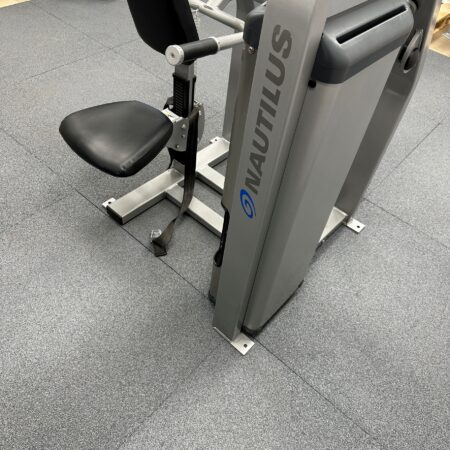 Nautilus-Nitro-Plus-Seated-Dip