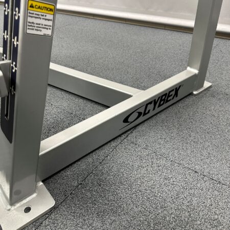 cybex-vr2-chest-press-convergent-arms