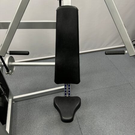 cybex-vr2-chest-press-convergent-arms