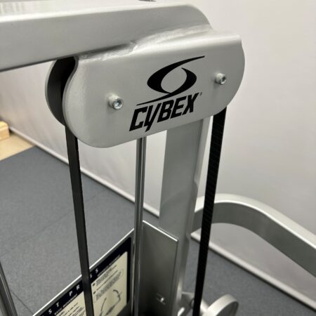 cybex-vr2-chest-press-convergent-arms
