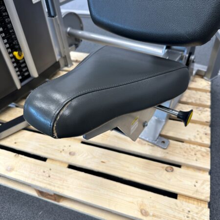 Cybex-EAGLE-Chest-Press-1