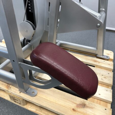 Cybex-VR1-Glute-1