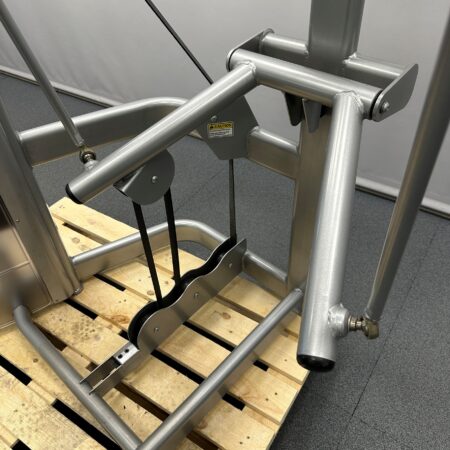 Cybex-VR3-Overhead-Press-1