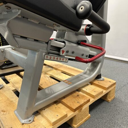 Star-Trac-Inspiration-Leg-Extension-1