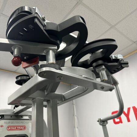 Star-Trac-Rear-Deltoid-Pec-Fly-1