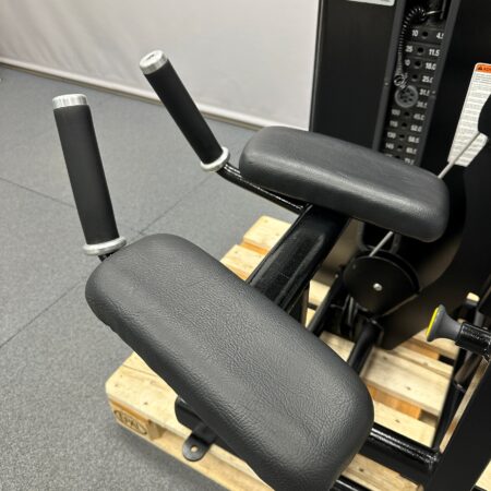 Cybex-VR1-Glute-black-1