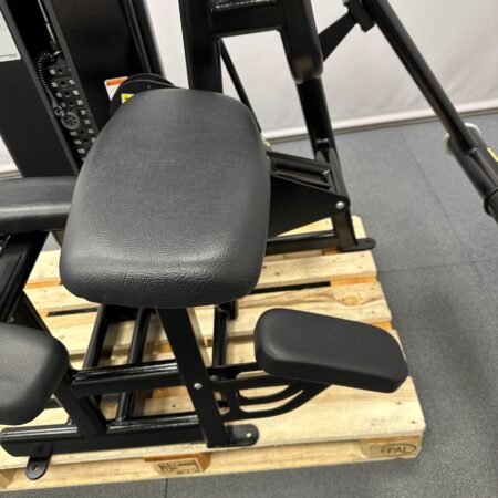 Cybex-VR1-Glute-black-1