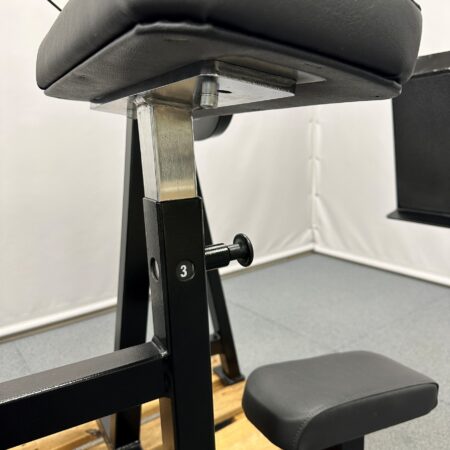 Cybex-VR2-Glute-1