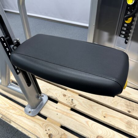 Cybex-VR3-Arm-Curl-grey-1-1