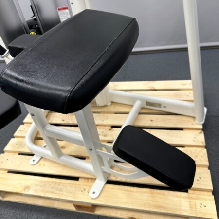 Cybex-VR3-Glute-1