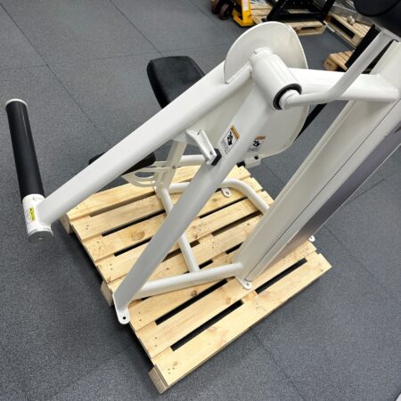 Cybex-VR3-Glute-1