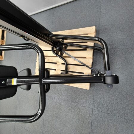 Cybex-VR3-Tricep-Press-1