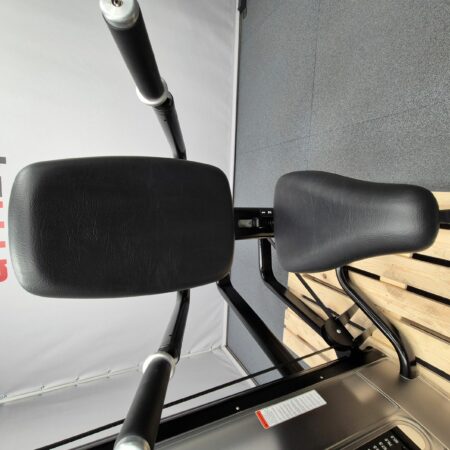 Cybex-VR3-Tricep-Press-1