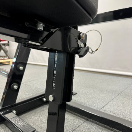 Hammer-Strength-Plate-Loaded-Iso-Lateral-Incline-Press-1