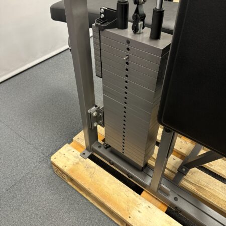 Nautilus-2ST-Prone-Leg-Curl-1