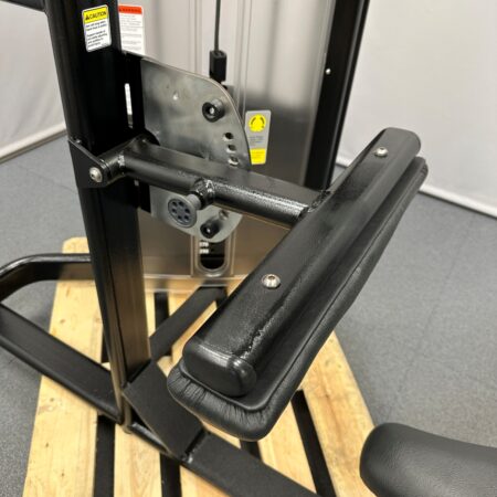 Cybex-VR3-Lat-Pull-black-1