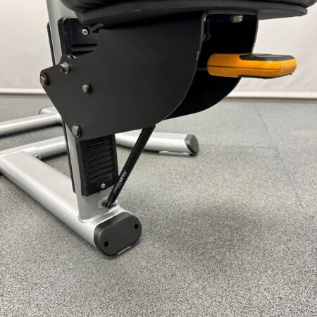 Precor-Discovery-Plate-Loaded-Lat-Pulldown-1