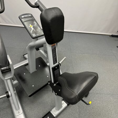 Precor-Discovery-Plate-Loaded-Seated-Row-1