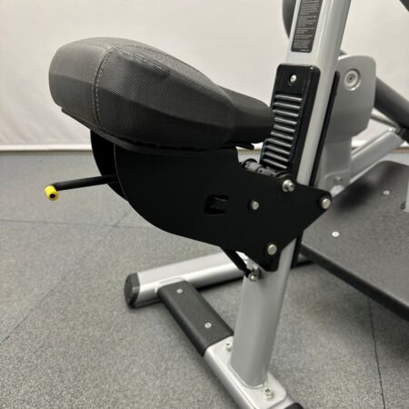 Precor-Discovery-Plate-Loaded-Seated-Row-1