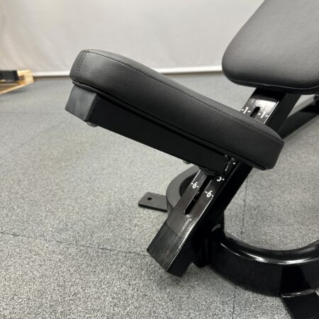Cybex-Advanced-Plate-Loaded-Incline-Press-1