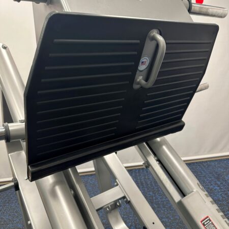 Nautilus-XPLOAD-Incline-Leg-Press-1