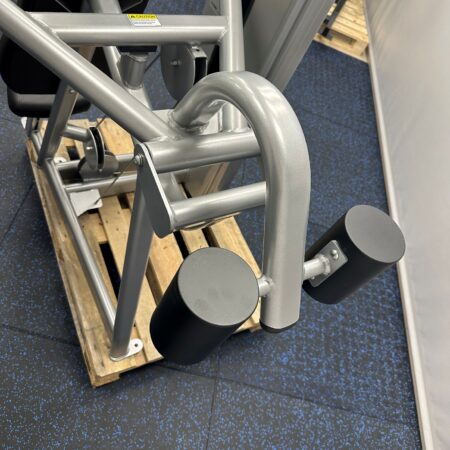 Cybex-VR1-Overhead-Press-1