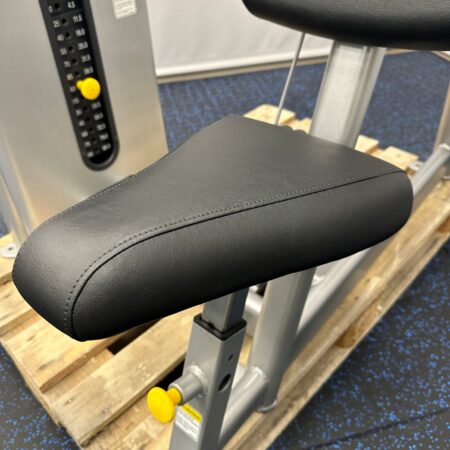 Cybex-VR1-Overhead-Press-1