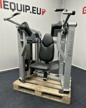Nautilus-Nitro-Plus-Biceps-Curl-1