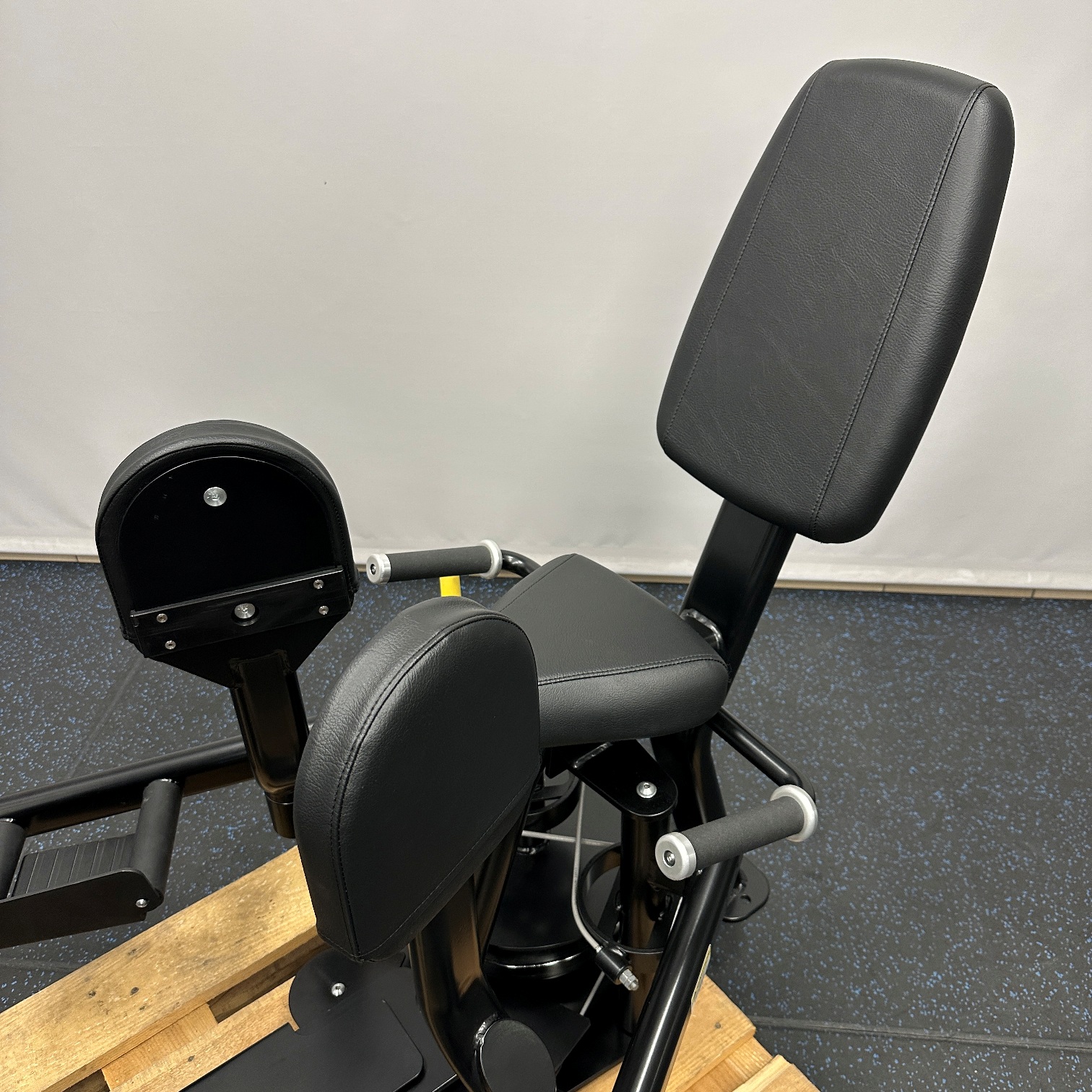 Cybex-VR1-Hip-Abduction-Adduction-refurbished-black-9 Cybex-VR1-Hip-Abduction-Adduction-refurbished-black-10