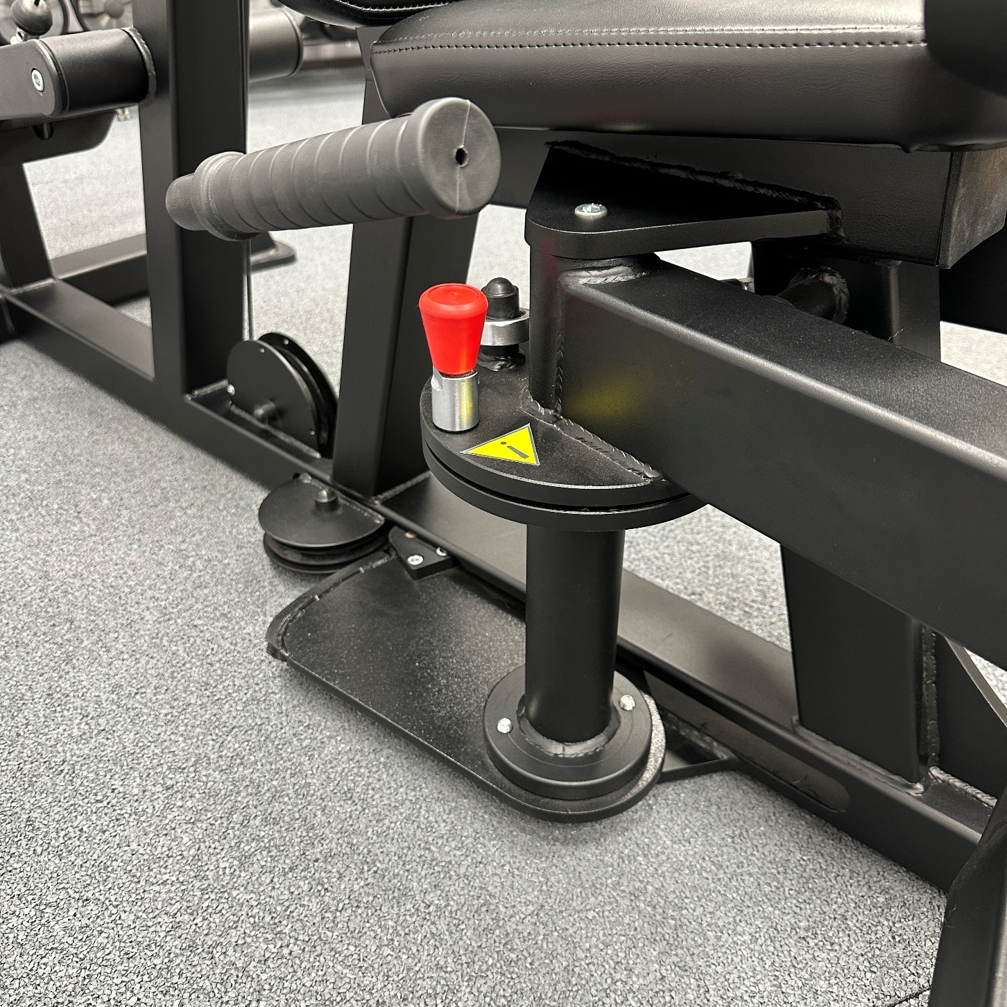 BruStyle-TC323-Abductor-Adductor-Machine-Plate-Loaded-10 BruStyle-TC323-Abductor-Adductor-Machine-Plate-Loaded-1