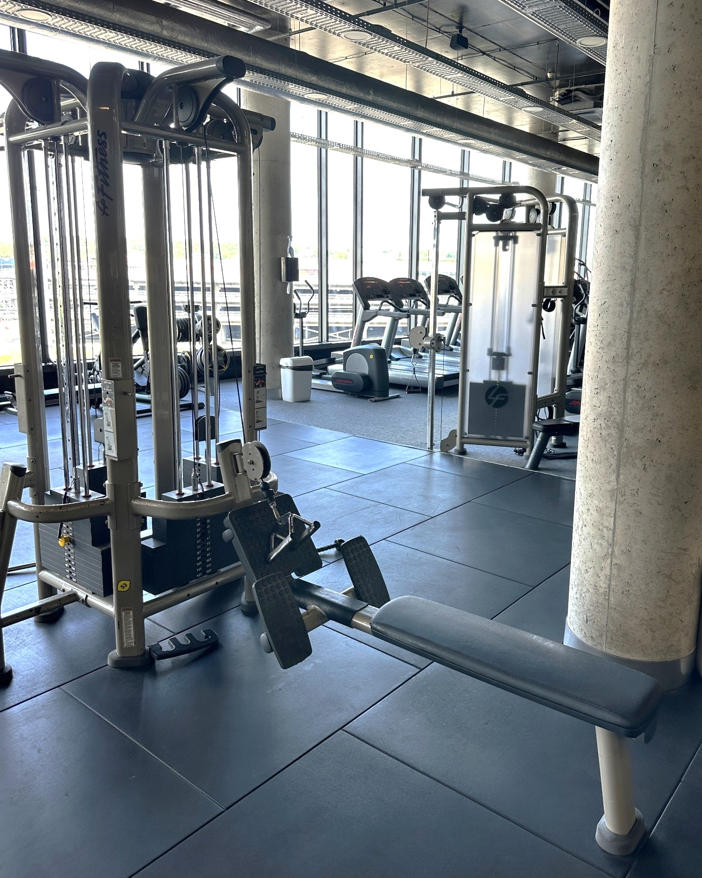 Life Fitness Signature MJ8 Jungle Gym - 2 Life Fitness Signature MJ8 Jungle Gym - 1