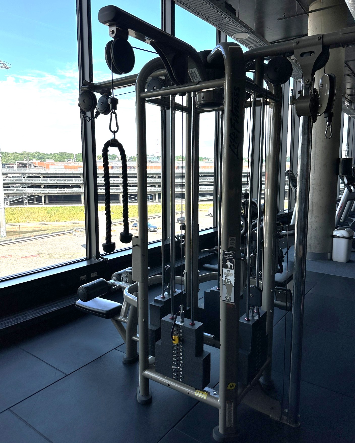 Life Fitness Signature MJ8 Jungle Gym - 4 Life Fitness Signature MJ8 Jungle Gym - 1