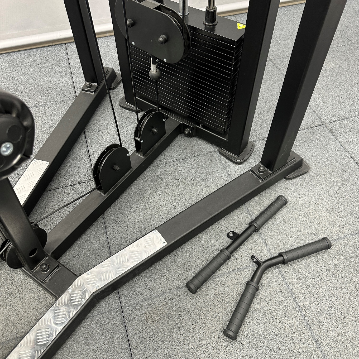 BruStyle-ТС240-Single-Stack-Multifunctional-Machine-for-full-body-workout-8 BruStyle-ТС240-Single-Stack-Multifunctional-Machine-for-full-body-workout-1
