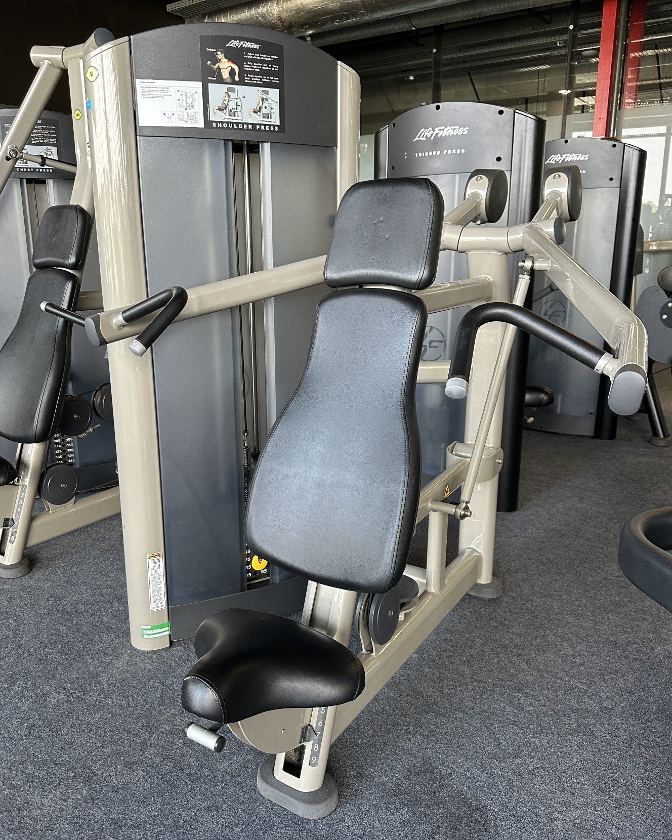 Life Fitness Signature Shoulder Press - 2 Life Fitness Signature Shoulder Press - 2